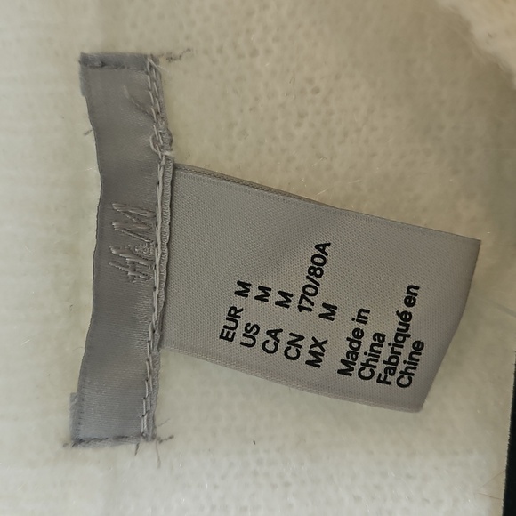 White Cream Sweater Womens Medium Wool Blend Pearl Detail H&M Warm - Picture 3 of 5